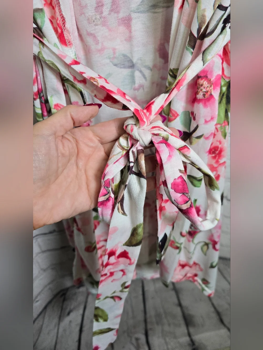 Show Me Your Mumu Floral Robe One Size‎